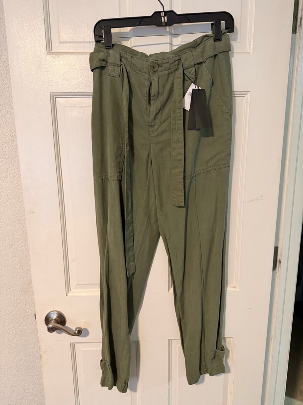Banana Republic Olive Utility Crop Pants with Tie Belt. Brand New never worn.